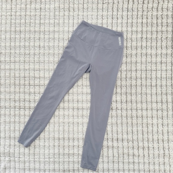 Gymshark Light Gray Leggings - Picture 2 of 4